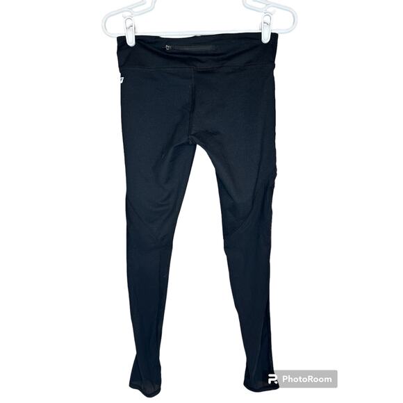 Fabletics Mesh Siding Hi Rise Black Crop Capri Hidden Pocket Leggings Size Small - Picture 2 of 5